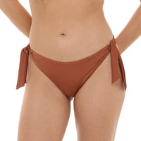 Zoey Bottom - WILD TIDE - SKYE